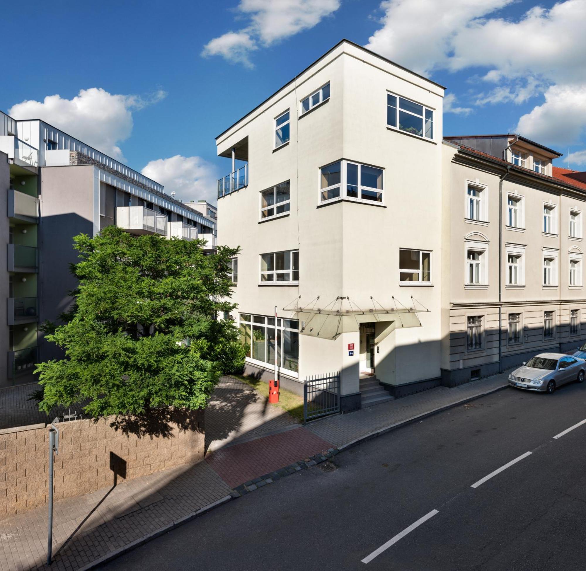 Veleslavin Apartments Prag Exteriör bild